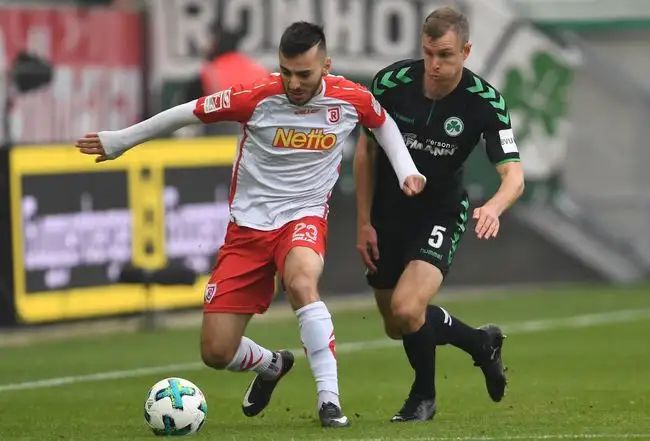 表现备受关 表现备受关