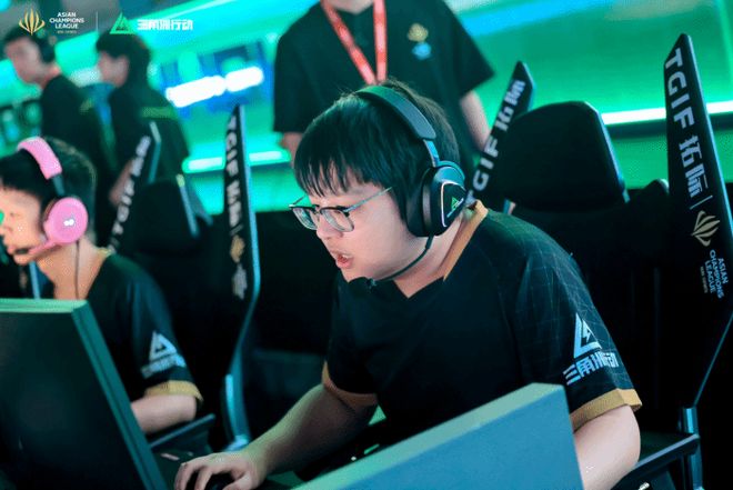 中的竞争态 中的竞争态